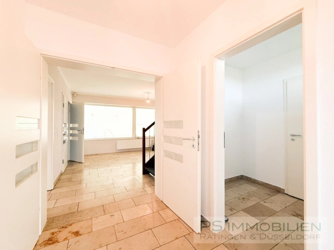 Blick aus Windfang in Diele