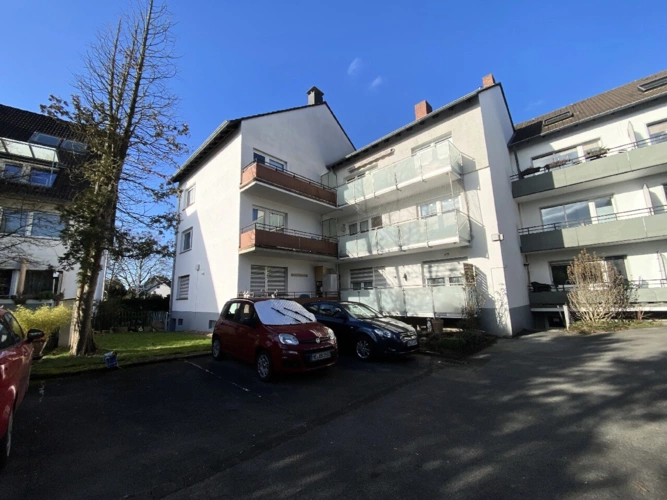 Hausansicht Hof / Stellplatz