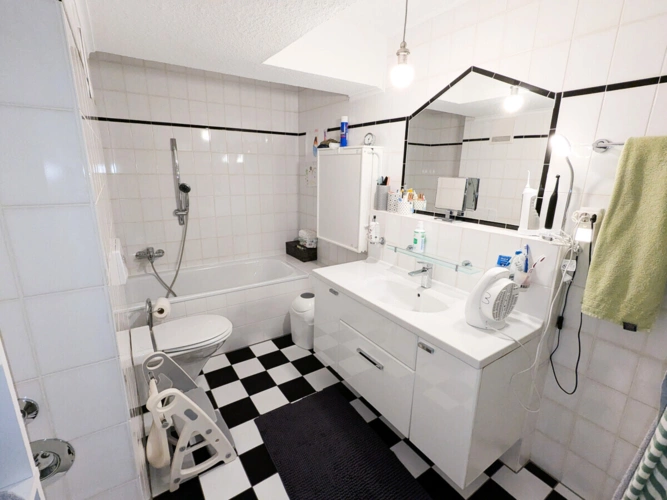 Badezimmer im Obergeschoss