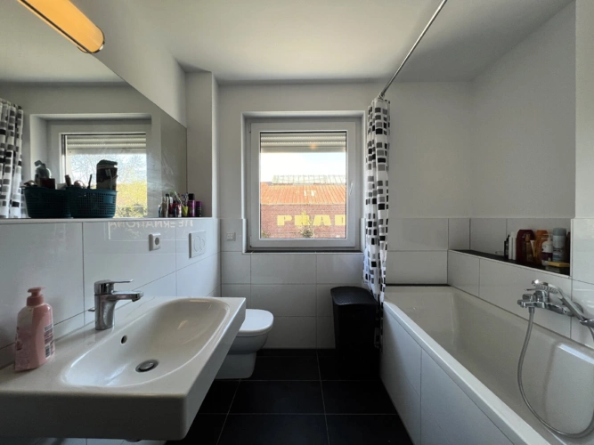 Wannen- und Duschbad OG