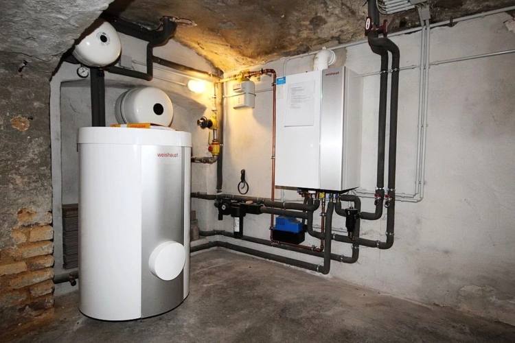 Gaszentralheizung mit Standspeicher