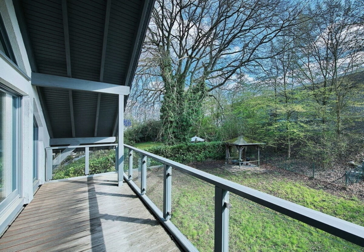 Balkon Süd mit Blick ins Grüne DG Studio