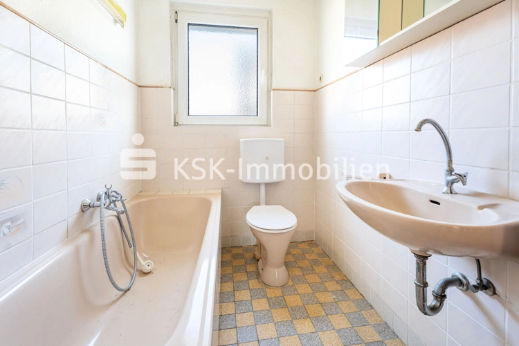 140147 Ritterstr.3Bad - 1. OG rechts