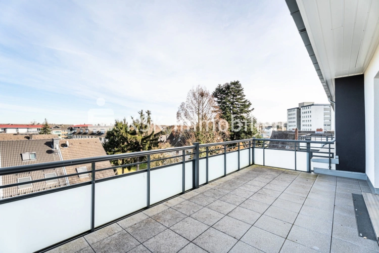 140147 DG - Wohnung Holzweg12 Balkon Bild 2