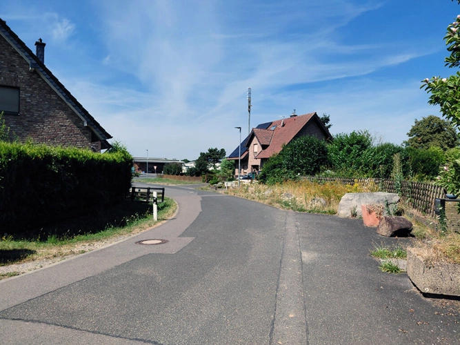 003-01571-neu-12
