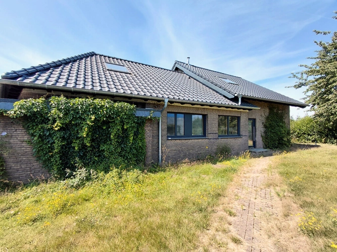 003-01571-neu-06