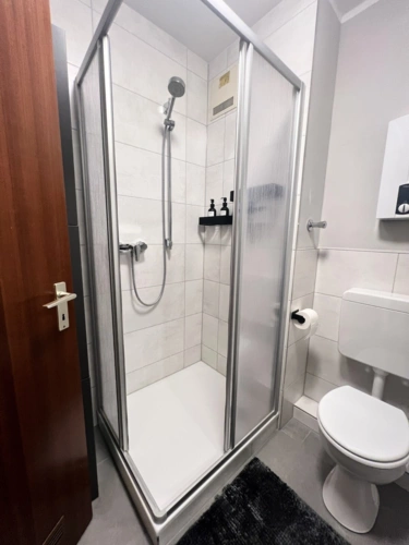 Beispiel modernisiertes Duschbad