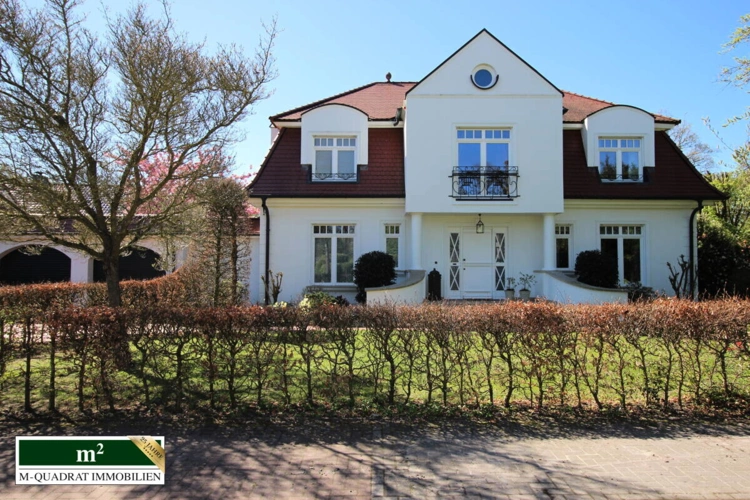 Ansicht Eingangsbereich Villa vom Wendehammer