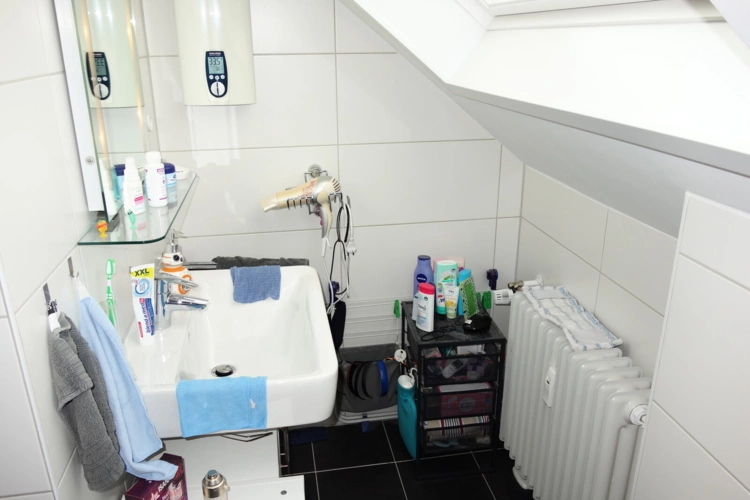 Badezimmer ebenso