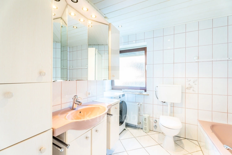 Badezimmer Wohnung Erdgeschoss