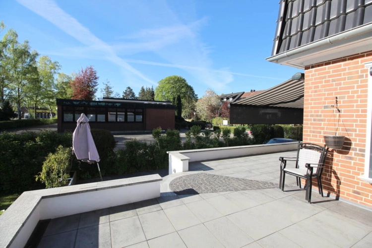 Ungestörte Mikrolage von Villa und Terrasse