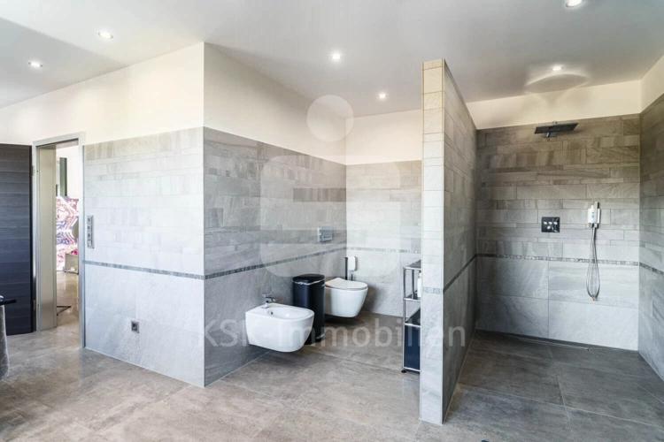 Badezimmer Dachgeschoss