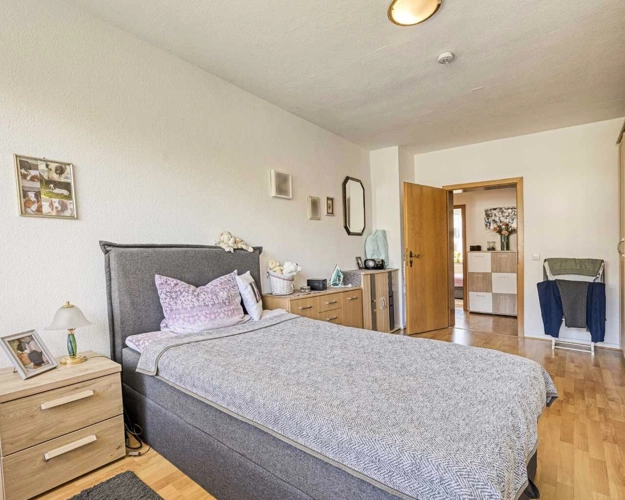 Erstes Schlafzimmer
