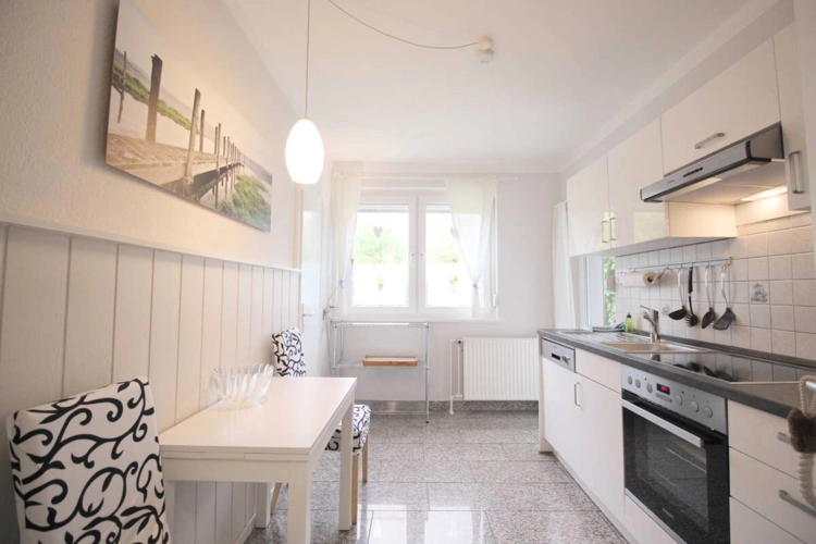 Moderne Einbauküche EG mit Terrassenzugang