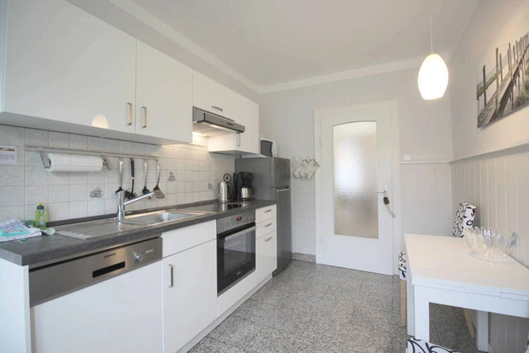 Moderne Einbauküche EG-Wohnung