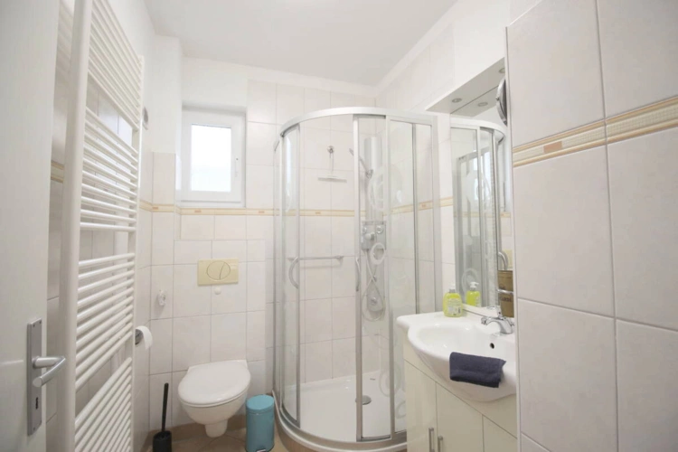 Modernes Duschbad EG