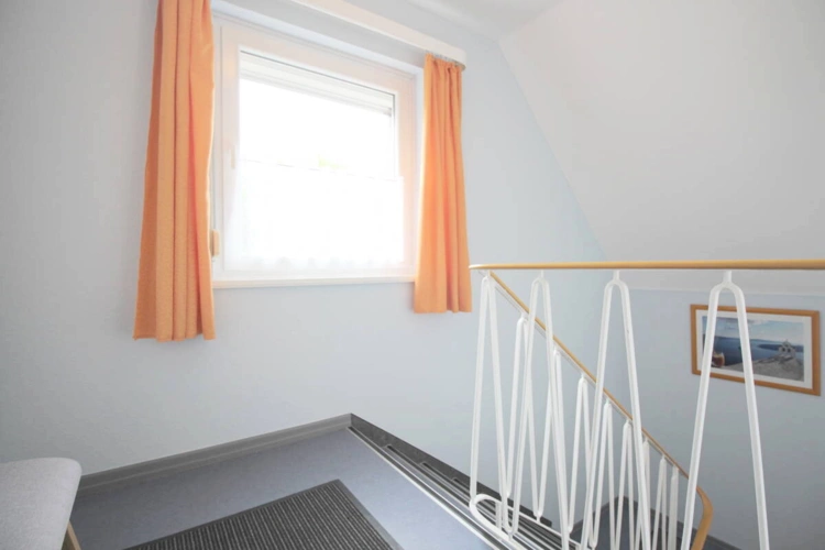 Vorflur DG-Wohnung mit Zugang zum Spitzboden