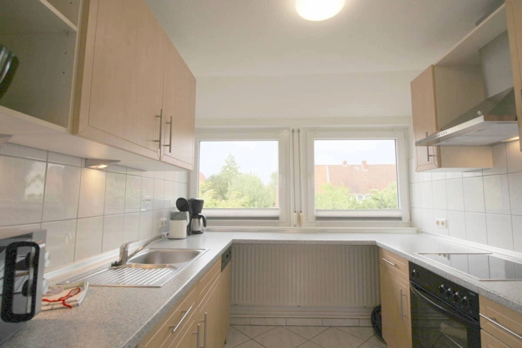 Einbauküche o. mögliches Ki.zimmer bzw. Büro DG-Wohnung