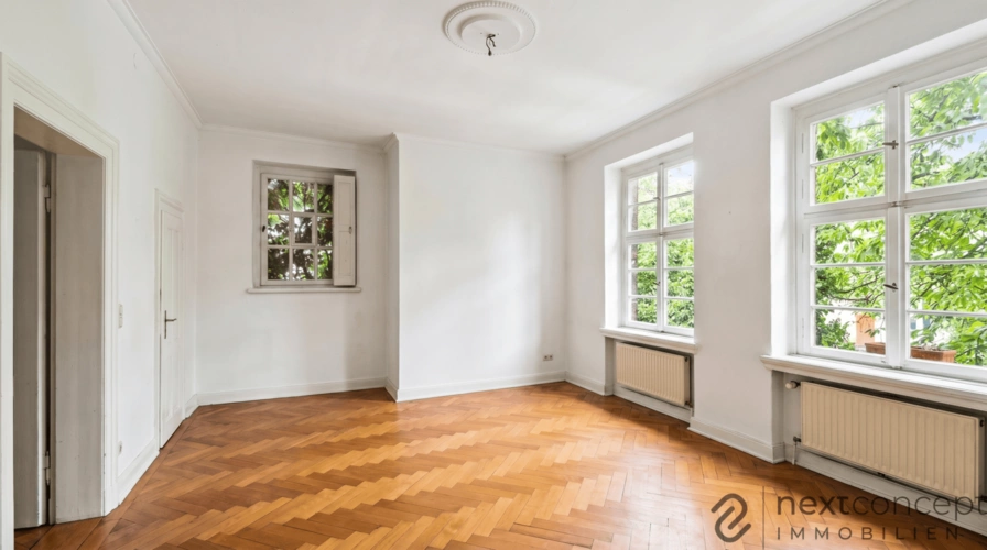Zusatzraum zum Elternschlafzimmer (Bad/Büro)