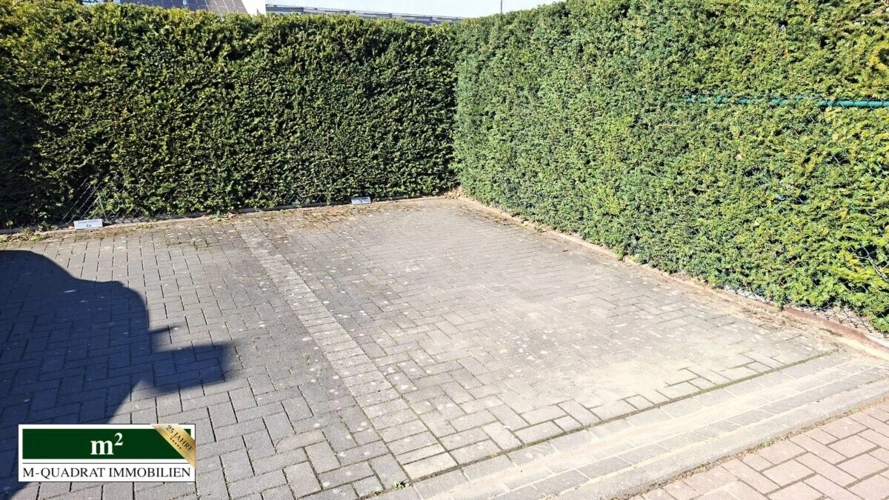 Stellplatz hinter dem Objekt