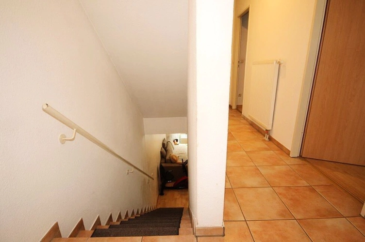Treppenhaus ins 1. OG