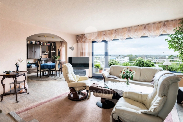 137308 Wohnzimmer mit Ki überarbeitet