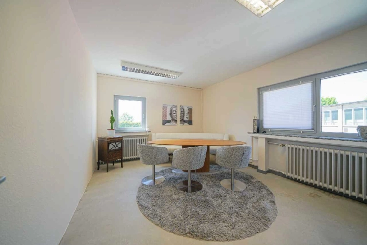 Büro 1. OG