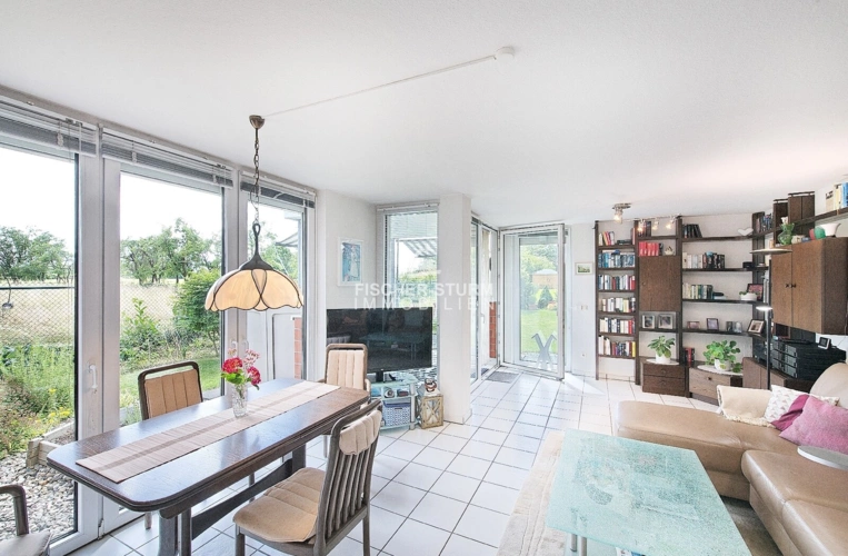 Wohnzimmer Blick zur Terrasse