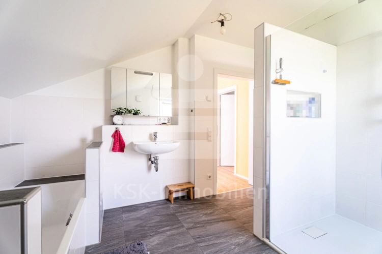 Badezimmer Dachgeschoss