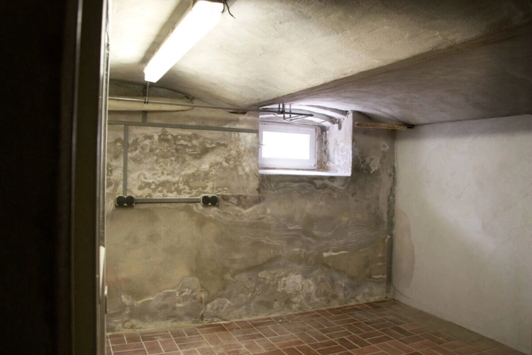 Großer Kellerraum