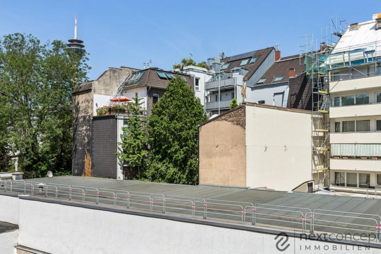 Ausblick Balkon mit Fernsehturm