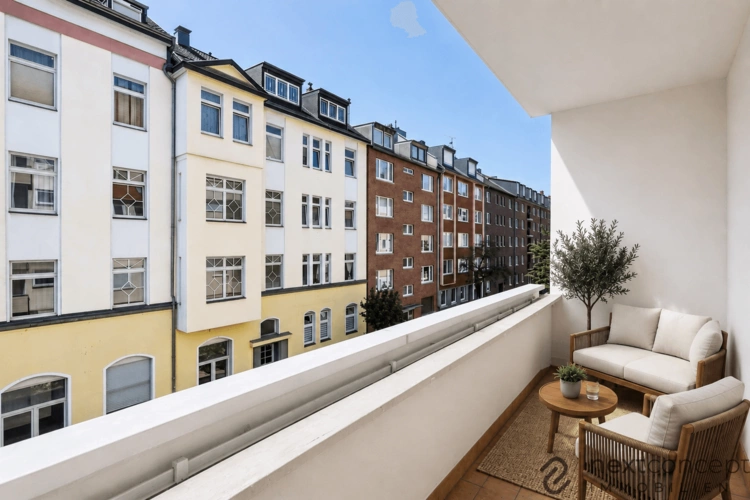 Balkon groß (KI-generiert / Ausstattungsbeispiel)