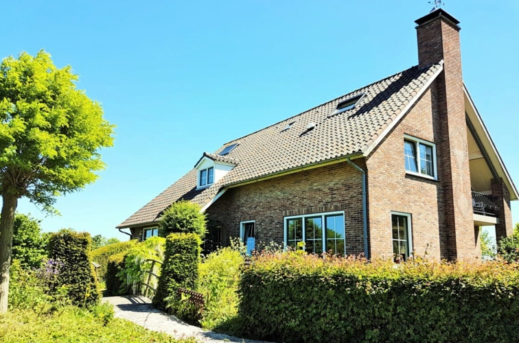 Seitenansicht / Kamin