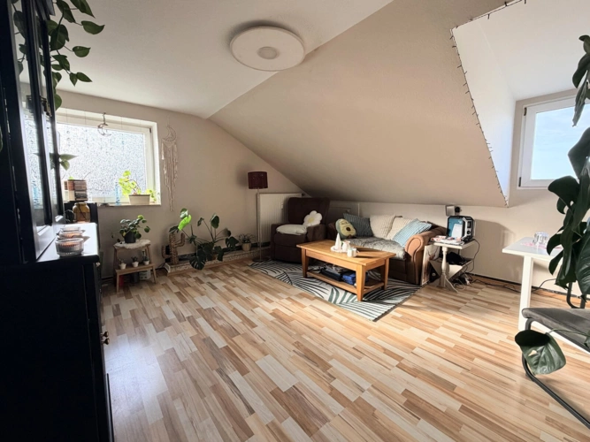 Wohnzimmer, DG