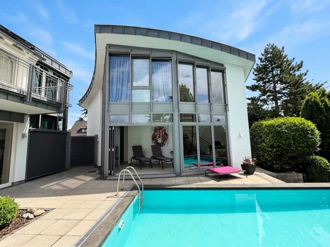 Poolhaus