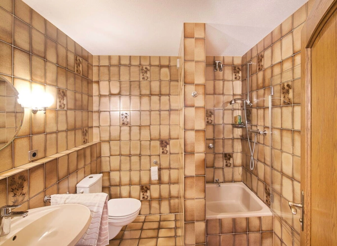 Badezimmer EG