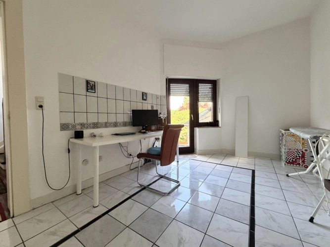 Büro, ehem. Küche, OG