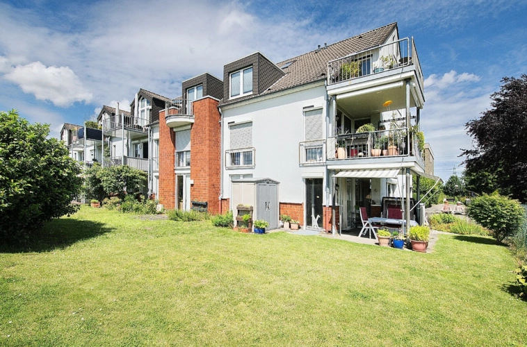 Haus vom Garten aus