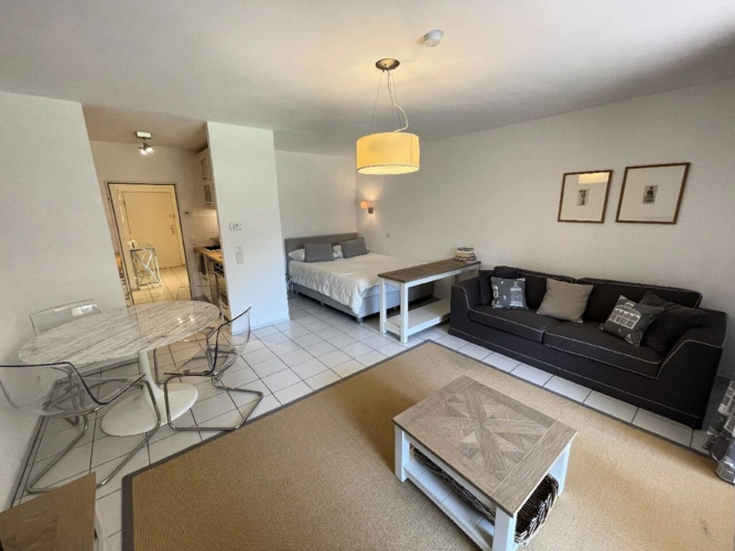 Wohn- Schlafzimmer 2. Blick