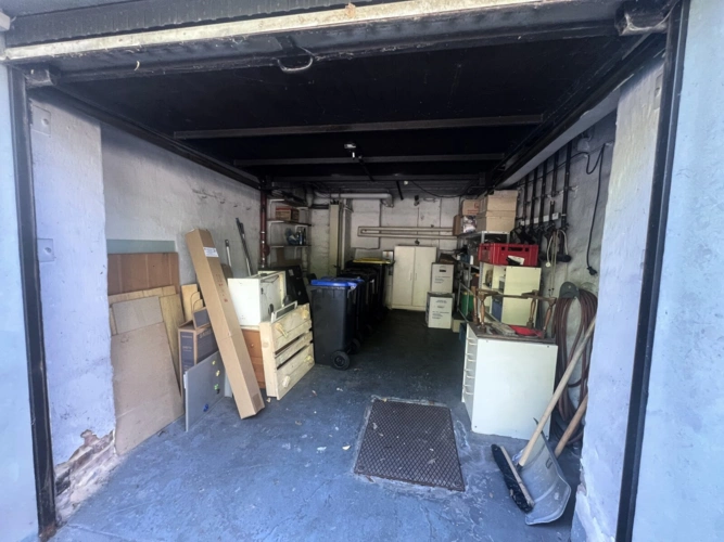 Garage EG