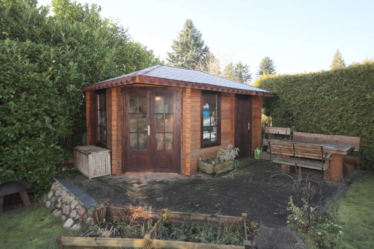 Partypavillon im Garten
