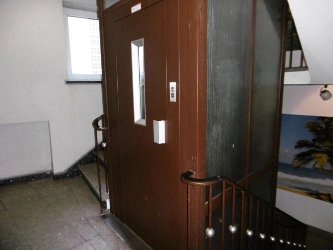 Treppenhaus ebenso