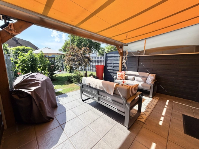 Terrasse mit Markise