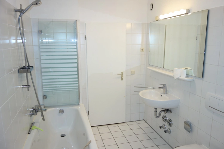 Badezimmer ebenso