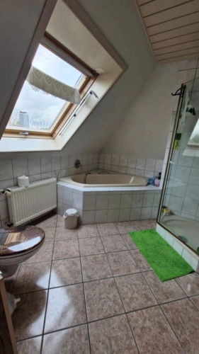 Badezimmer im DG.jpg