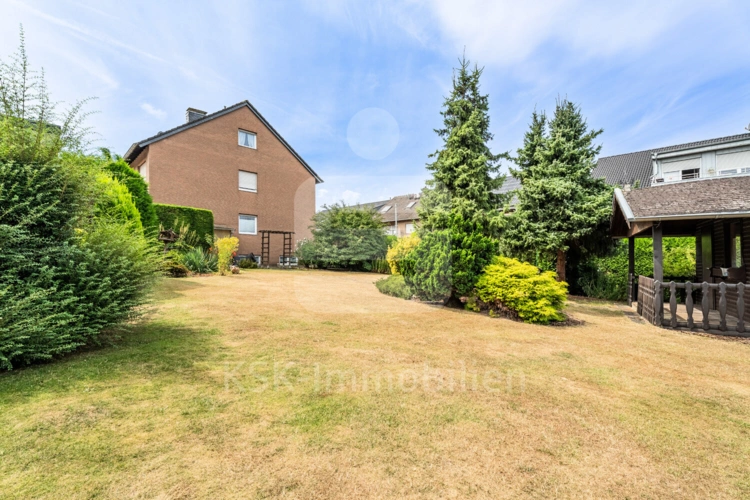 https://www.ksk-immobilien.de/immobilien/schoenes-freistehendes-zweifamilienhaus-in-bedburg-mit-viel-potenzial-164072/