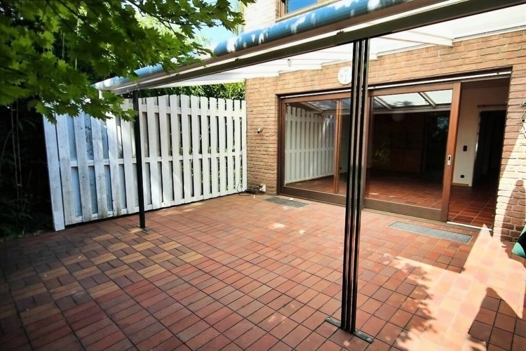 überdachte Terrasse
