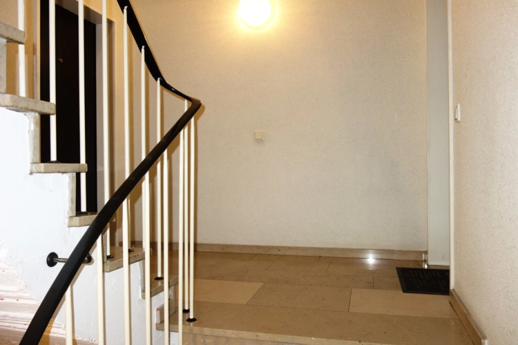 Treppenhaus ebenso