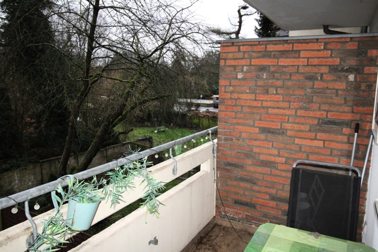 Balkon ebenso