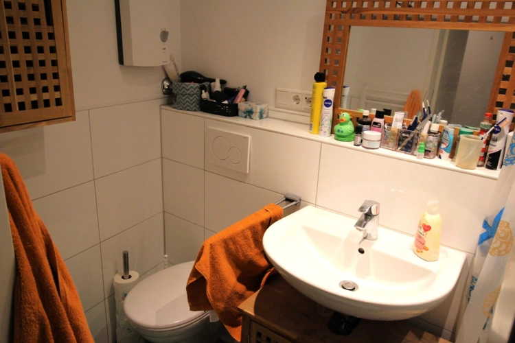 Badezimmer ebenso